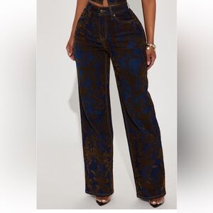 BRAND NEW NEVER WORN Velvet stretch straight leg jeans